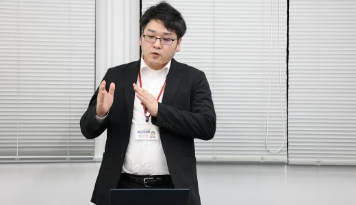 卒塾に向け、個人発表のリハーサル